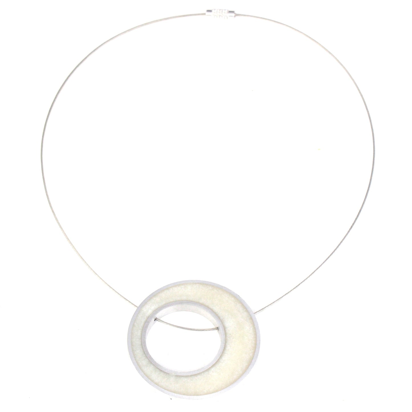 Solo spotlight necklace -white