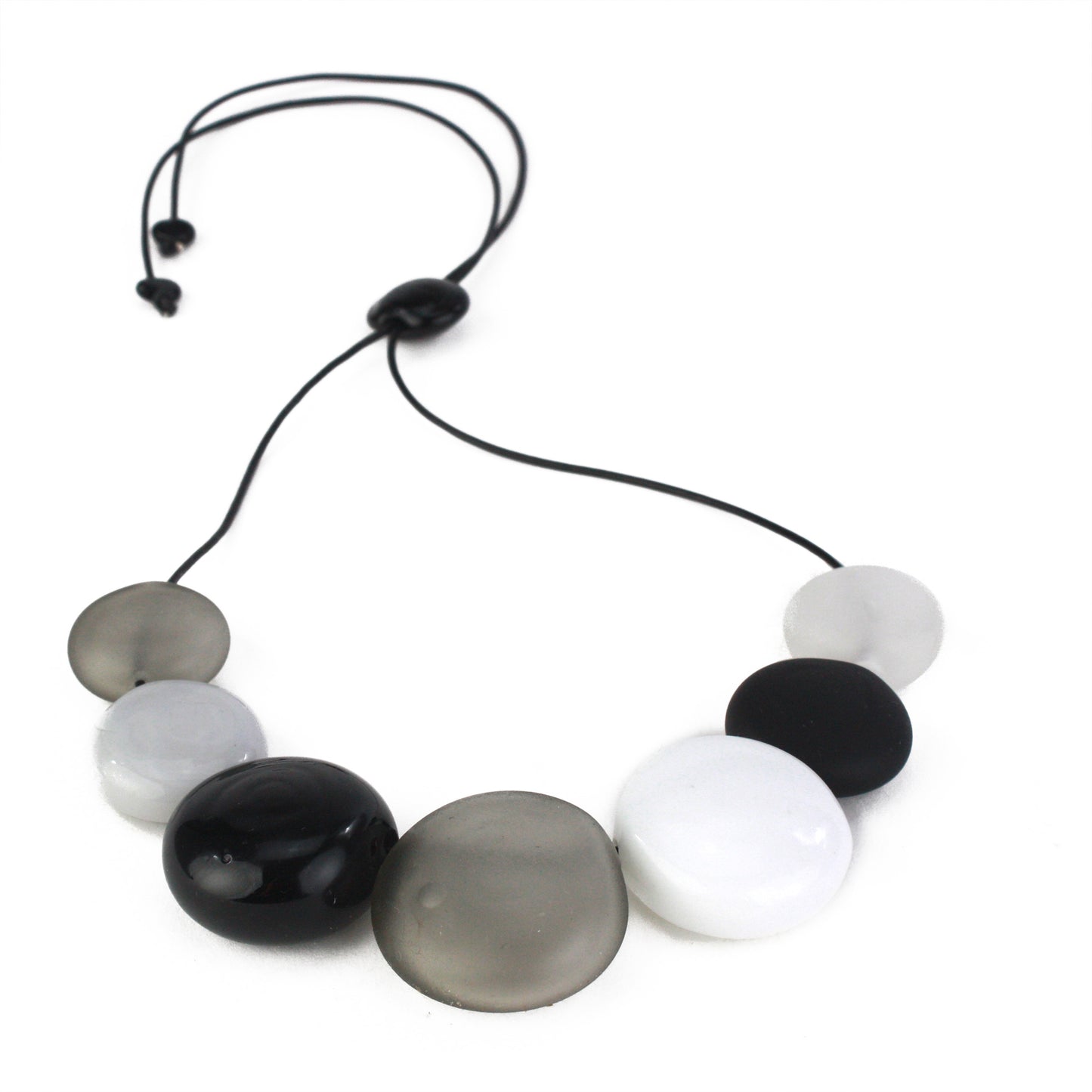 Aura seven bead necklace -black and white