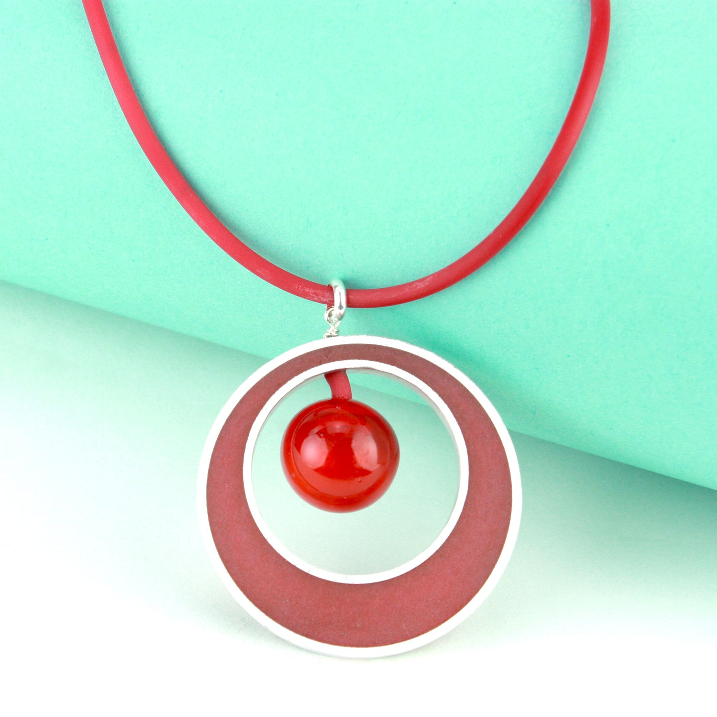 Glory necklace in red