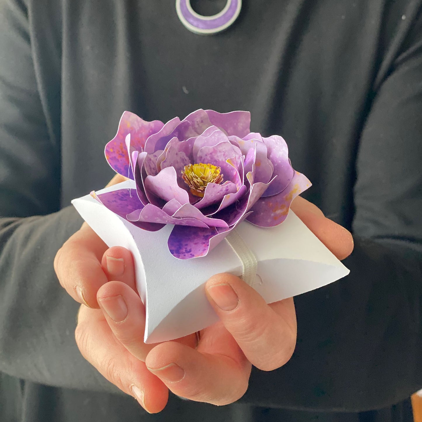 Bloom & Glow earrings in purple