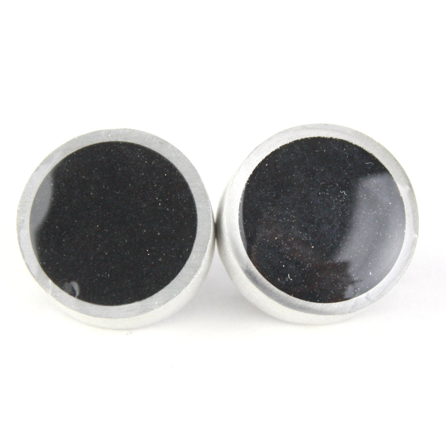 Resinique studs - black